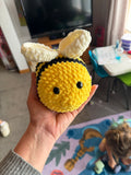 Crochet bee